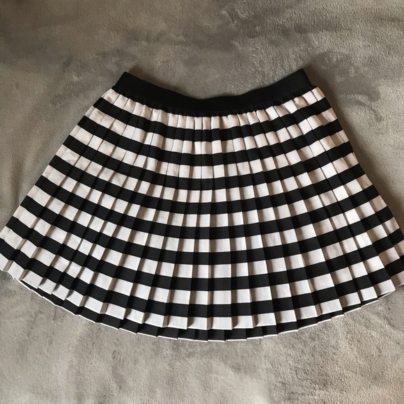 Mini Skirt - Picture 3 of 3